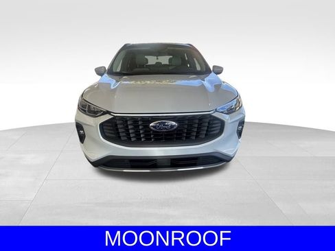 Used 2025 Ford Escape Platinum w/ Class II Trailer Tow Package image 9