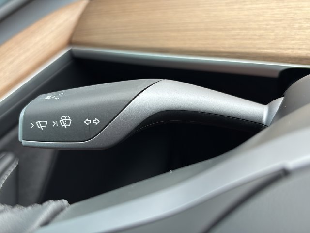 Used 2025 Tesla Model Y Long Range AWD/4WD image 21
