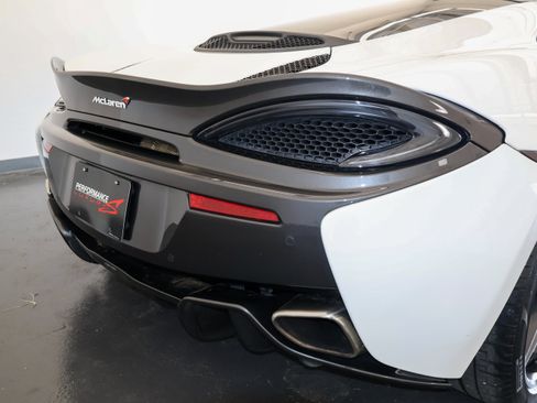 Used 2018 McLaren 570S RWD image 37