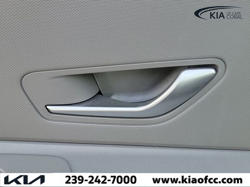 Used 2024 Hyundai Elantra SEL FWD image 16