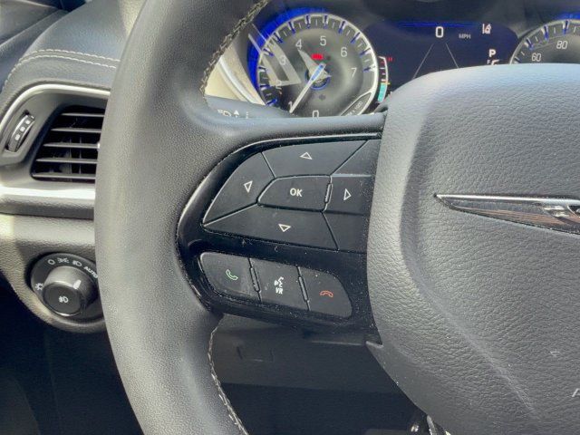Used 2023 Chrysler Pacifica Limited w/ Uconnect Theater Family Group AWD/4WD image 18