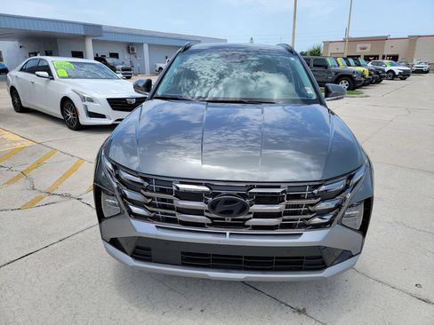 Used 2025 Hyundai Tucson Limited AWD/4WD image 8