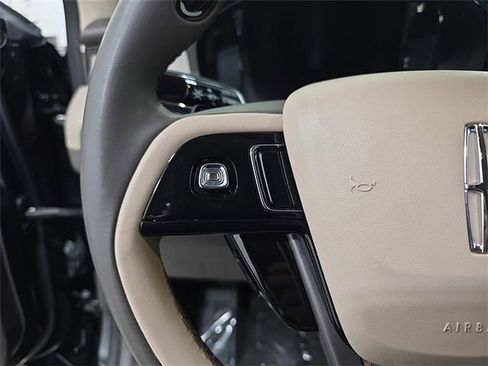 Certified 2023 Lincoln Corsair FWD image 14