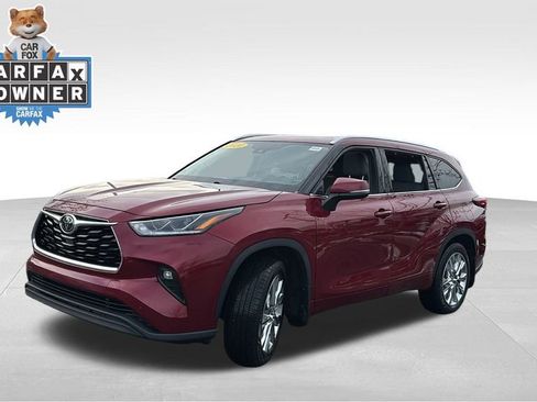 Used 2020 Toyota Highlander Limited image 3