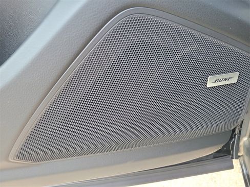 Used 2025 Porsche Cayenne image 27