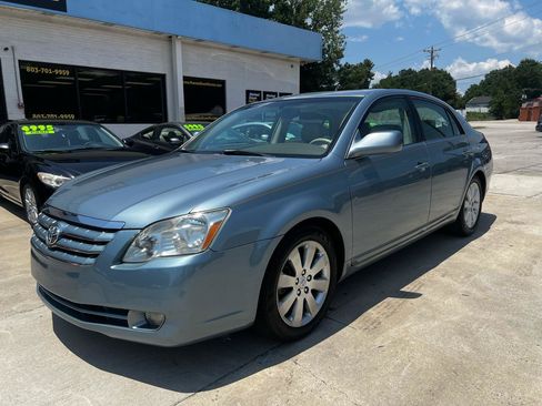 Used 2007 Toyota Avalon Limited FWD image 3