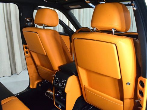 New 2026 Rolls-Royce Cullinan Black Badge image 20