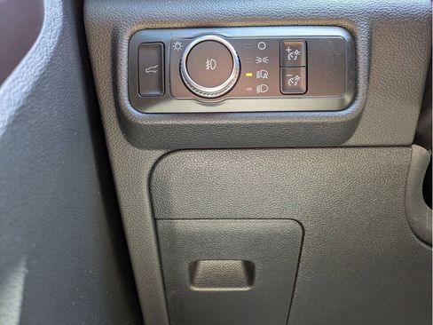Certified 2020 Ford Explorer XLT w/ Equipment Group 202A RWD image 23