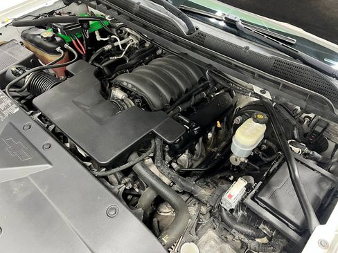 Used 2018 Chevrolet Silverado 1500 LTZ Z71 w/ LTZ Plus Package AWD/4WD image 28