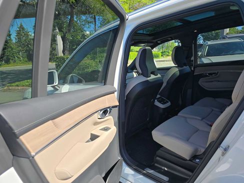 Used 2026 Volvo XC90 B6 Plus w/ Protection Package Premier AWD/4WD image 16