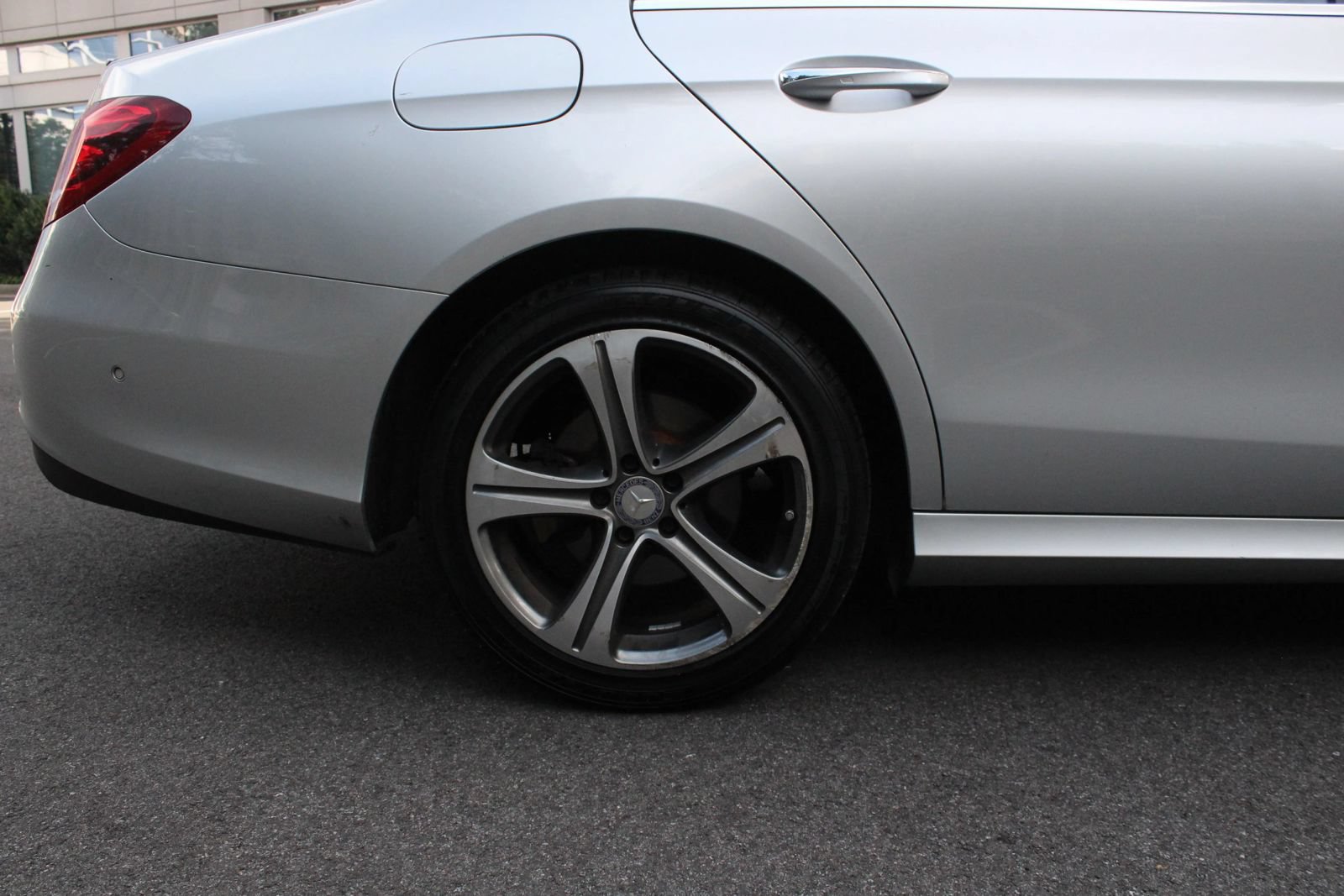 Used 2017 Mercedes-Benz E 300 4MATIC image 5