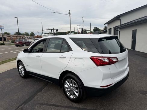 Used 2020 Chevrolet Equinox LS FWD image 3