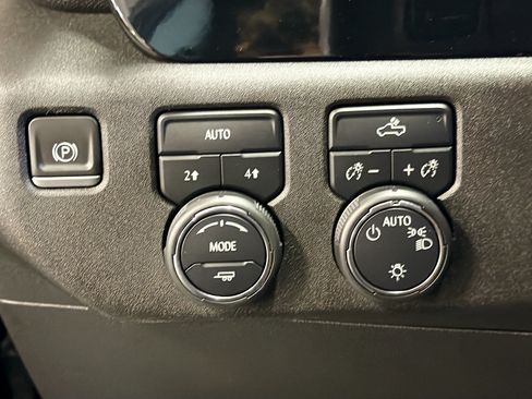 Used 2023 Chevrolet Silverado 1500 LT w/ Protection Package AWD/4WD image 16