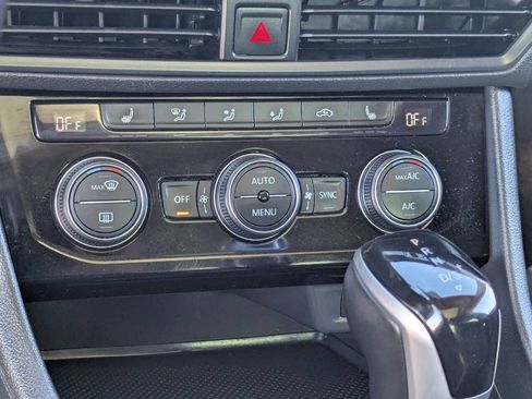 Used 2022 Volkswagen Jetta SE image 30