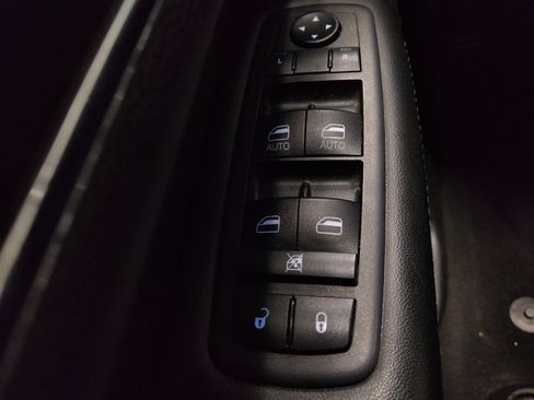 Used 2019 Jeep Grand Cherokee Limited w/ Luxury Group II image 27