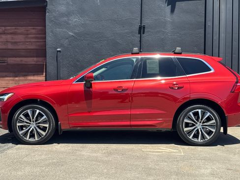 Used 2022 Volvo XC60 B5 Momentum w/ Advanced Package AWD/4WD image 5