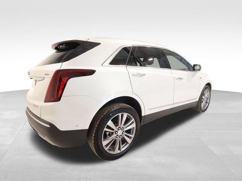 Certified 2025 Cadillac XT5 Premium Luxury w/ Technology Package AWD/4WD image 4