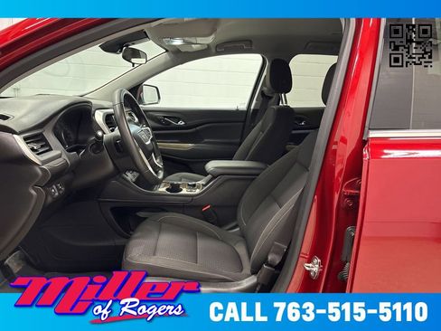 Used 2023 GMC Acadia SLE w/ Driver Convenience Package image 9