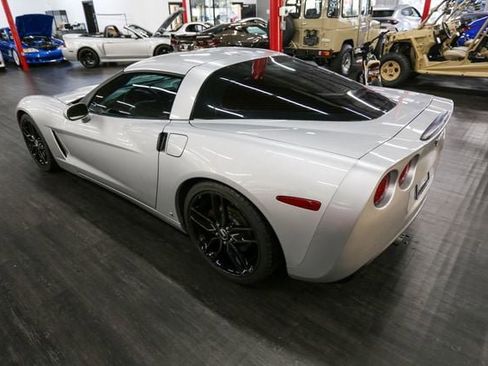 Used 2009 Chevrolet Corvette Coupe RWD image 3