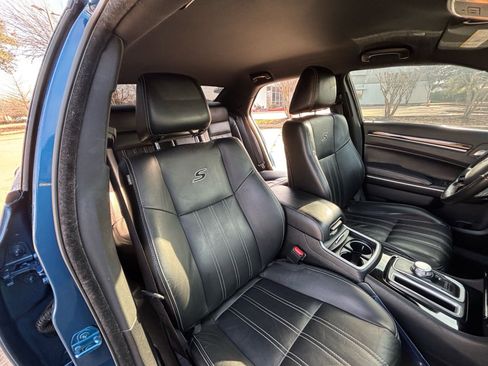 Used 2020 Chrysler 300 S image 18