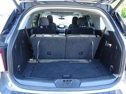 Used 2023 Ford Explorer XLT w/ Equipment Group 202A AWD/4WD image 30