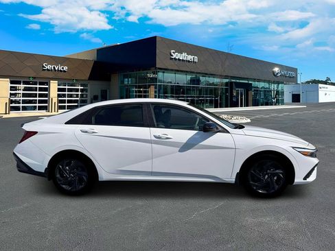 New 2026 Hyundai Elantra Sport FWD image 10