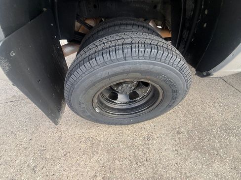 Used 2018 RAM 3500 Tradesman w/ Chrome Appearance Group image 14