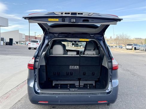 Used 2015 Toyota Sienna Limited image 8
