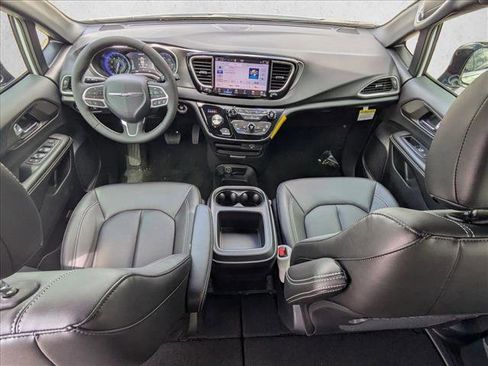 New 2026 Chrysler Voyager LX image 14