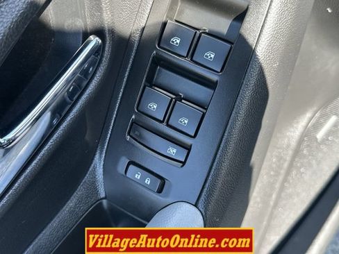 Used 2020 Chevrolet Trax Premier AWD/4WD image 12
