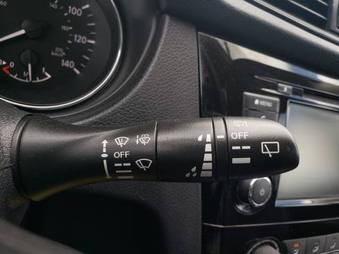 Used 2018 Nissan Rogue S AWD/4WD image 26