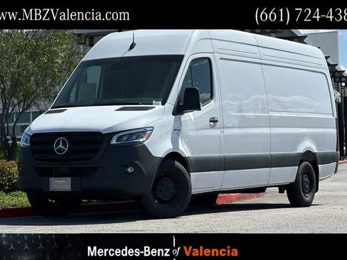 New 2024 Mercedes-Benz eSprinter 170 Cargo image 1