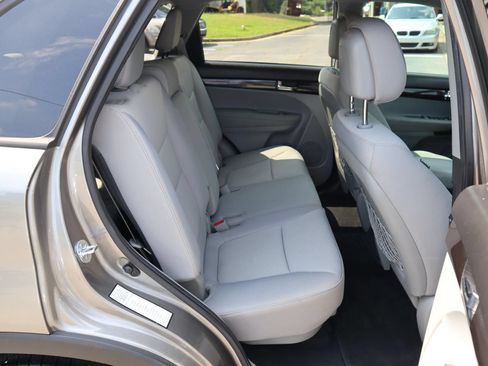 Used 2013 Kia Sorento LX FWD image 20