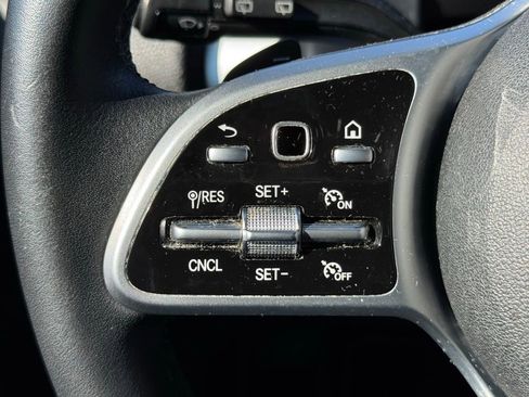 Used 2021 Mercedes-Benz GLB 250 image 31