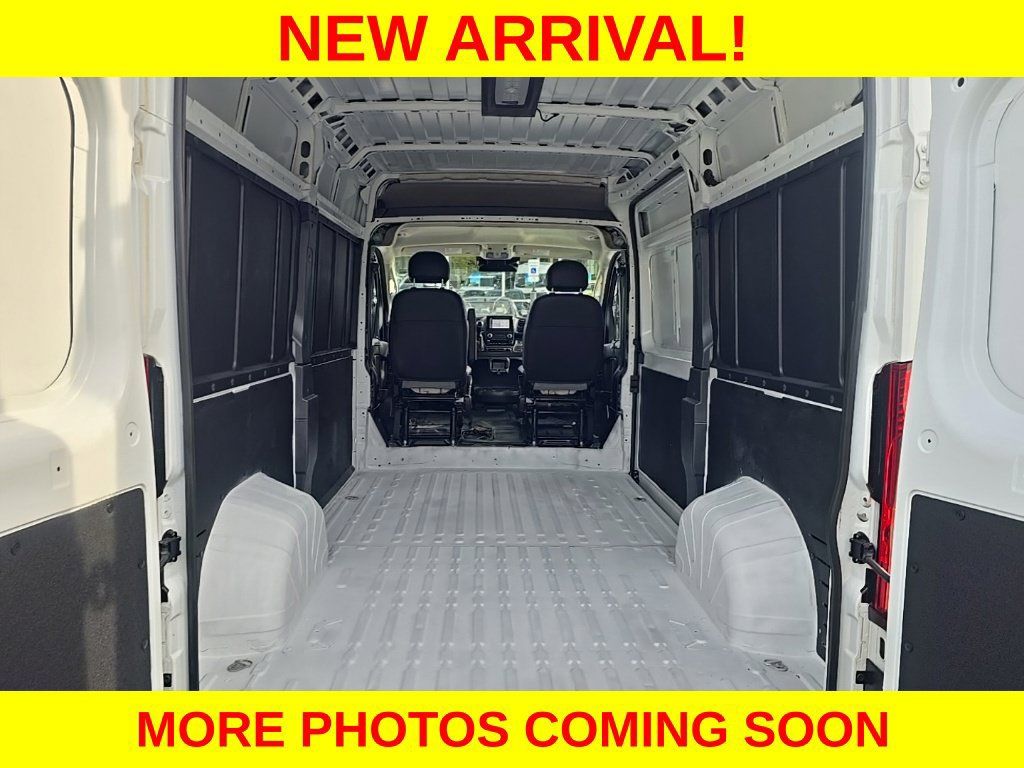 Used 2025 RAM ProMaster 2500 w/ Convenience Group FWD image 11