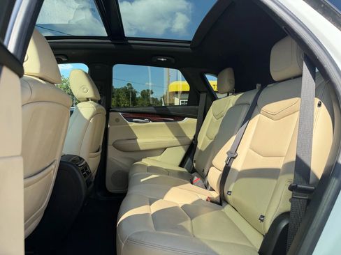 Used 2018 Cadillac XT5 Premium Luxury image 13