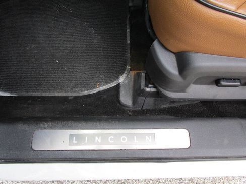 Used 2015 Lincoln MKX AWD w/ Equipment Group 102A image 11