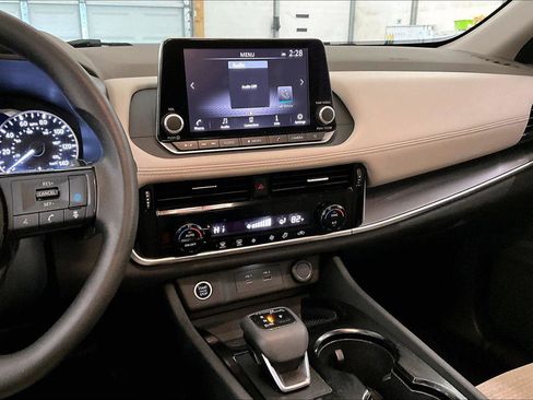 Used 2021 Nissan Rogue SV image 6