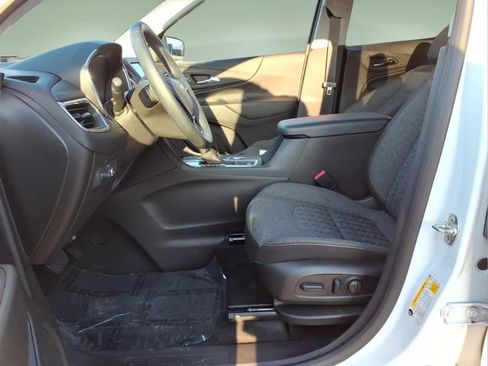 Used 2024 Chevrolet Equinox LT image 11