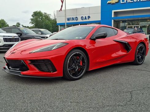 Used 2021 Chevrolet Corvette Stingray Premium Cpe w/ Z51 Performance Package RWD image 3