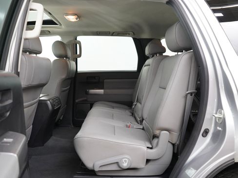 Used 2019 Toyota Sequoia SR5 image 19