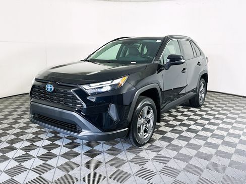 Used 2024 Toyota RAV4 XLE w/ Convenience Package AWD/4WD image 7