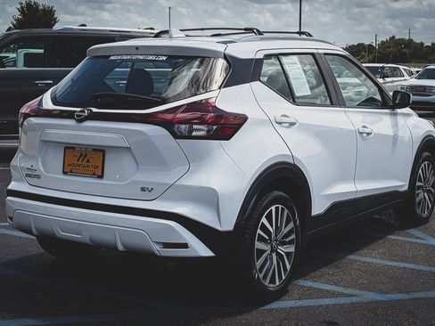 Used 2022 Nissan Kicks SV FWD image 11