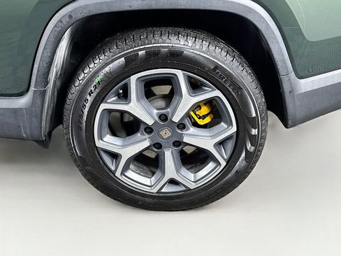 Used 2022 Rivian R1T Adventure image 9