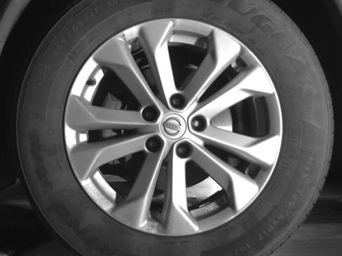 Used 2015 Nissan Rogue SV w/ SV Premium Package AWD/4WD image 9