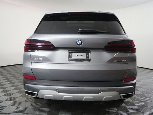Certified 2026 BMW X5 sDrive40i image 4