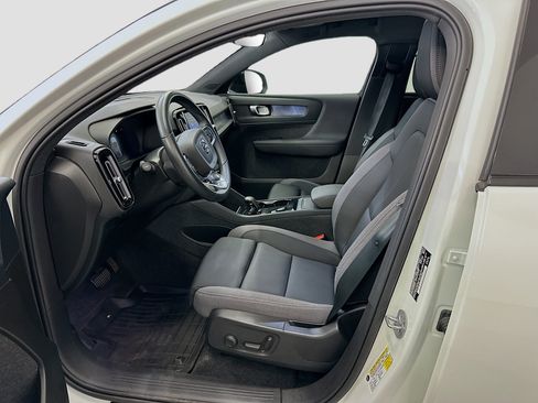 Used 2023 Volvo C40 Recharge Core w/ Protection Package Premier AWD/4WD image 13