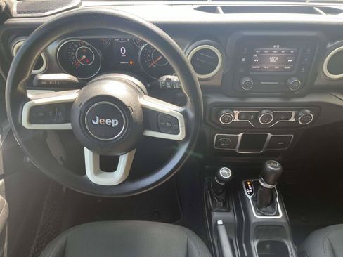 Used 2018 Jeep Wrangler Unlimited Sport AWD/4WD image 2