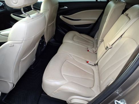 Used 2017 Buick Envision Essence image 7