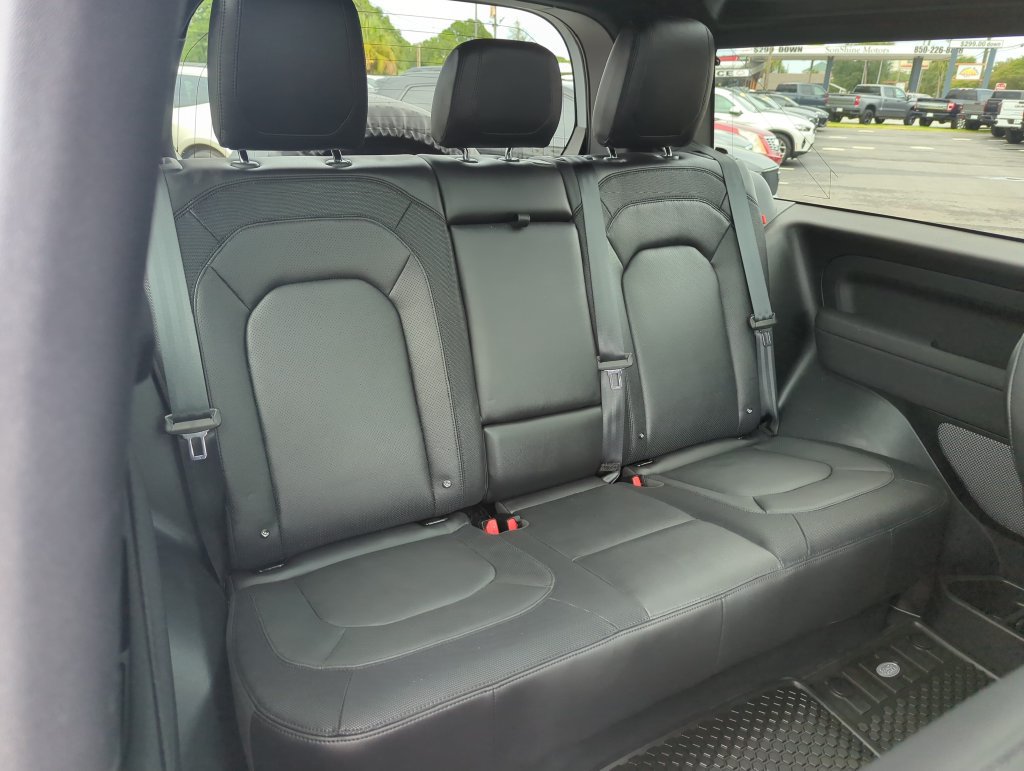 Used 2023 Land Rover Defender 90 X-Dynamic SE AWD/4WD image 25